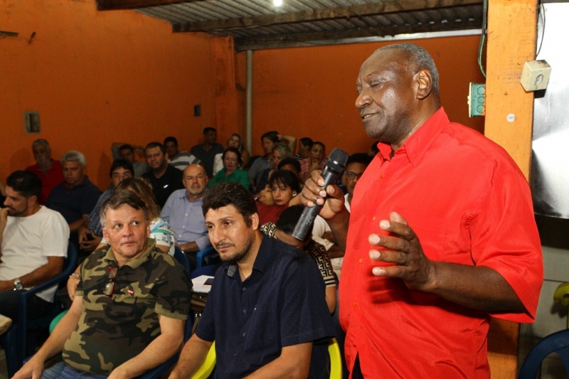 Moradores do bairro Jaraguá participam de reunião com representantes municipais 1