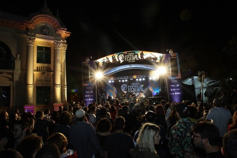 Fundinho Festival reúne milhares de pessoas na Praça Clarimundo Carneiro 2