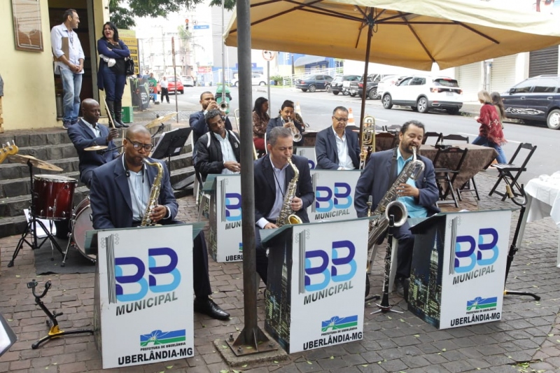 Mercado de Pulgas promove encontro entre gerações neste domingo 3