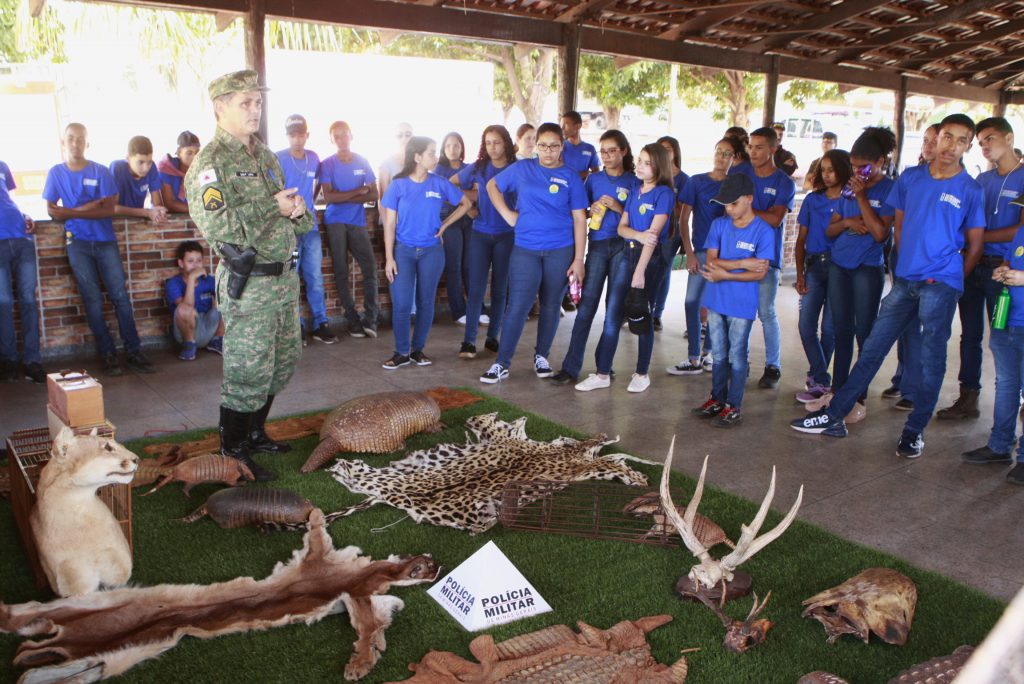 Escola de Brasilidades levas alunos da zona rural para tarde no 36º BiMec 1