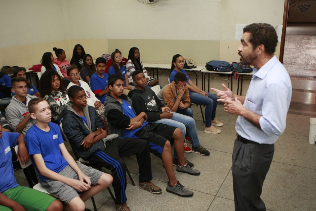 Escola Municipal Josiany França recebe projeto Justiça na Escola 1