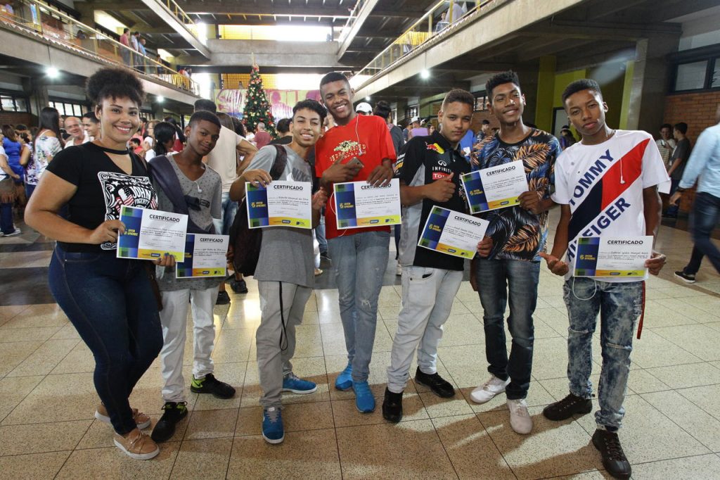 Prefeitura entrega certificados do programa Jovem Aprendiz 1