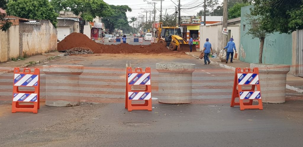 Interdição de trânsito no bairro Alvorada 1