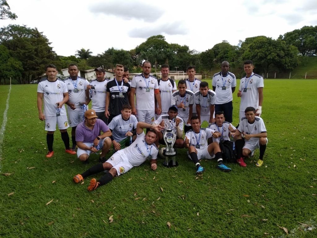 Equipe Só Canelas é campeã da Copa Futel de Futebol de Campo 4