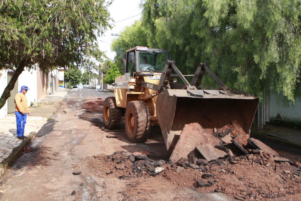 Prefeitura mobiliza centenas de servidores para minimizar impactos da chuva deste sábado (7) 2