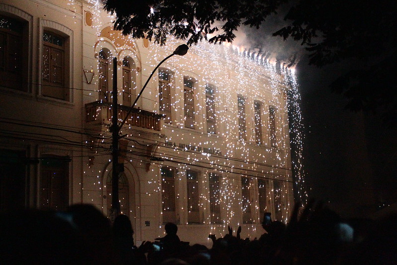 Janelas Encantadas’ contagia população com espetáculo com magia de Natal 1