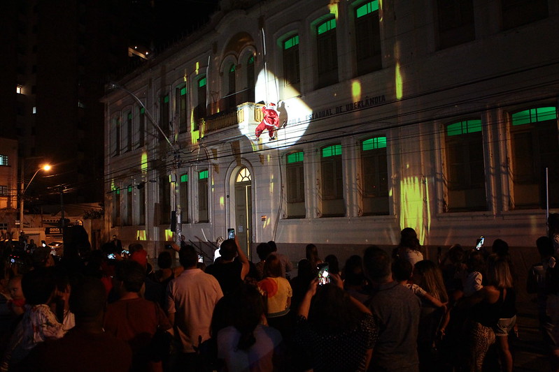 Janelas Encantadas’ contagia população com espetáculo com magia de Natal 2