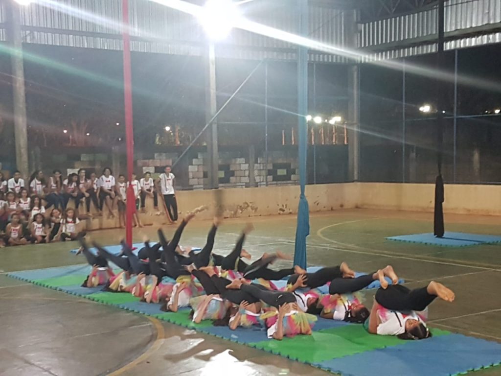 Estudantes municipais apresentam espetáculo circense 2