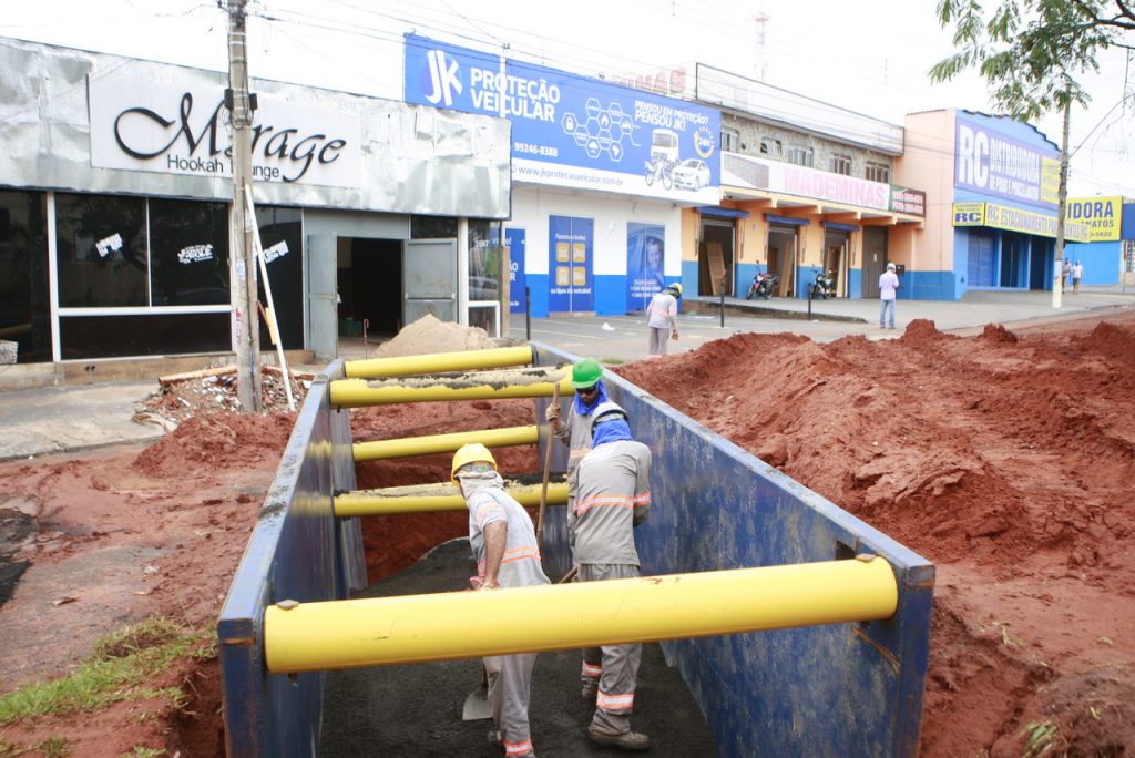 Obras na rede pluvial são iniciadas na trincheira do Trevo Ivo Alves Pereira 1