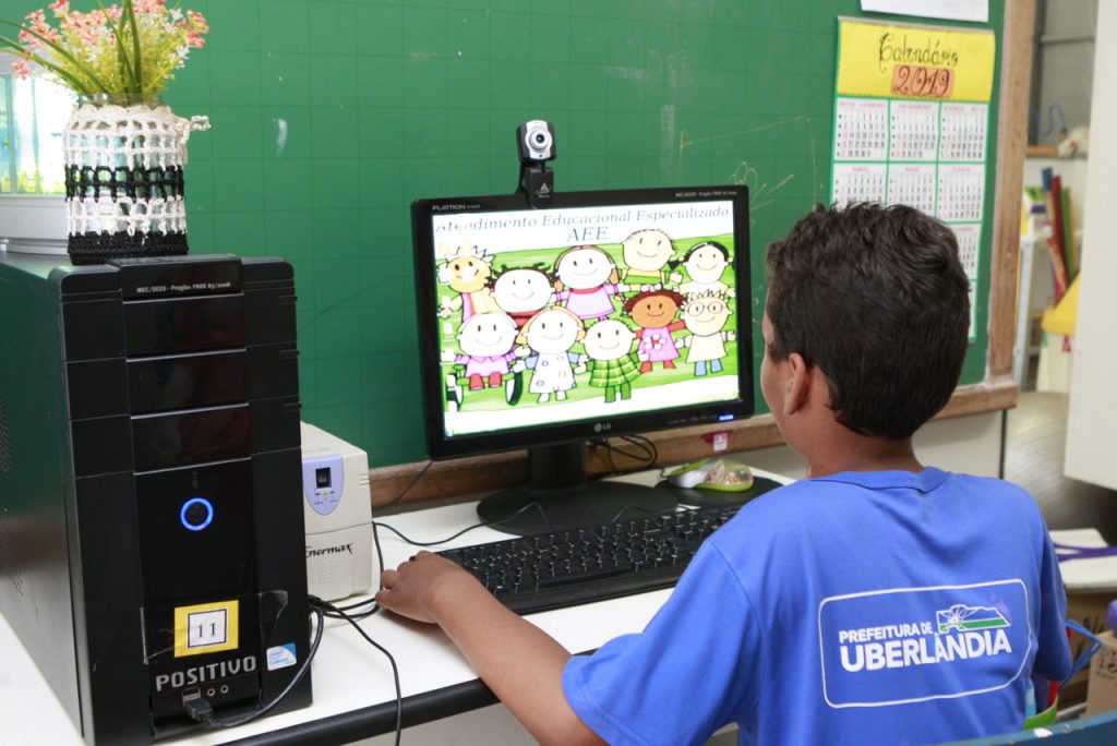 Secretaria Municipal de Educação implanta novas Diretrizes Curriculares 3