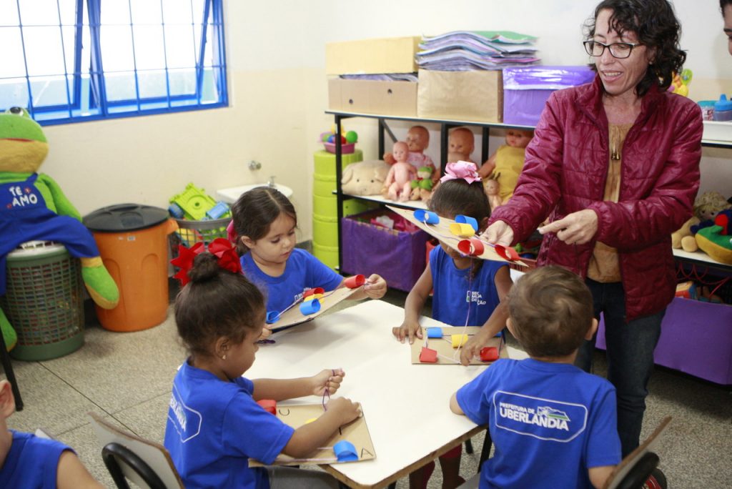 Secretaria Municipal de Educação implanta novas Diretrizes Curriculares 1