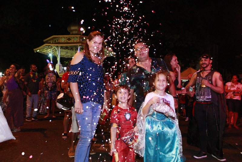 'Noite dos Antigos Carnavais’ reúne grande público na Praça Clarimundo Carneiro 2