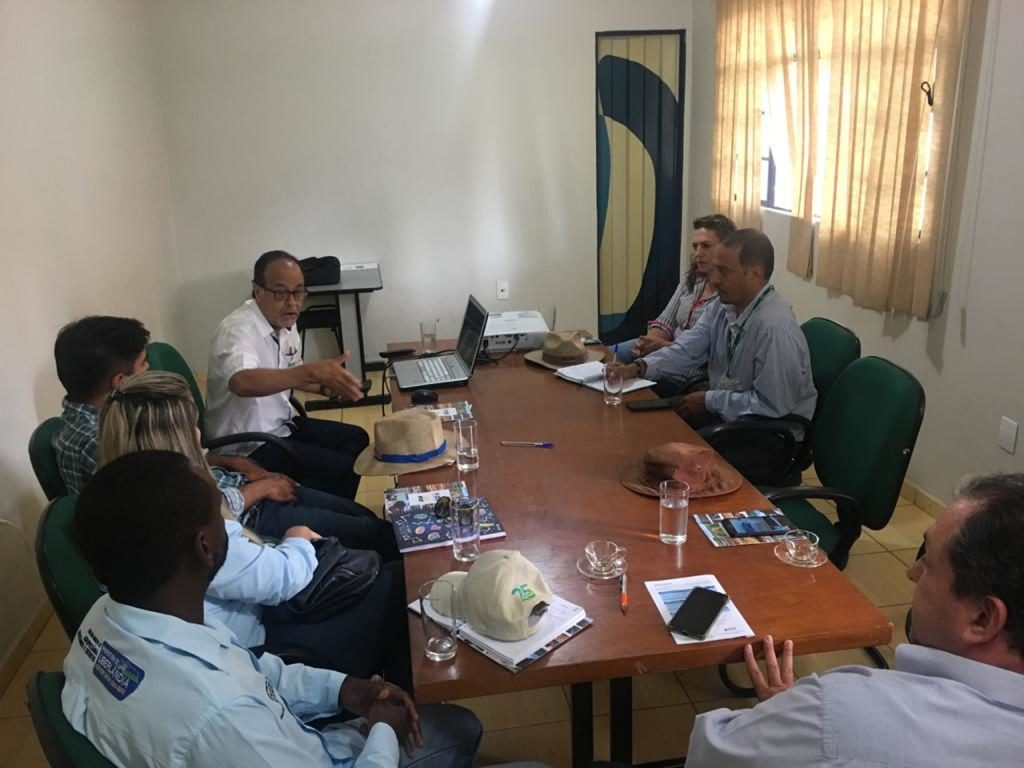 Visita a propriedades aprimora fruticultura irrigada em Uberlândia 2
