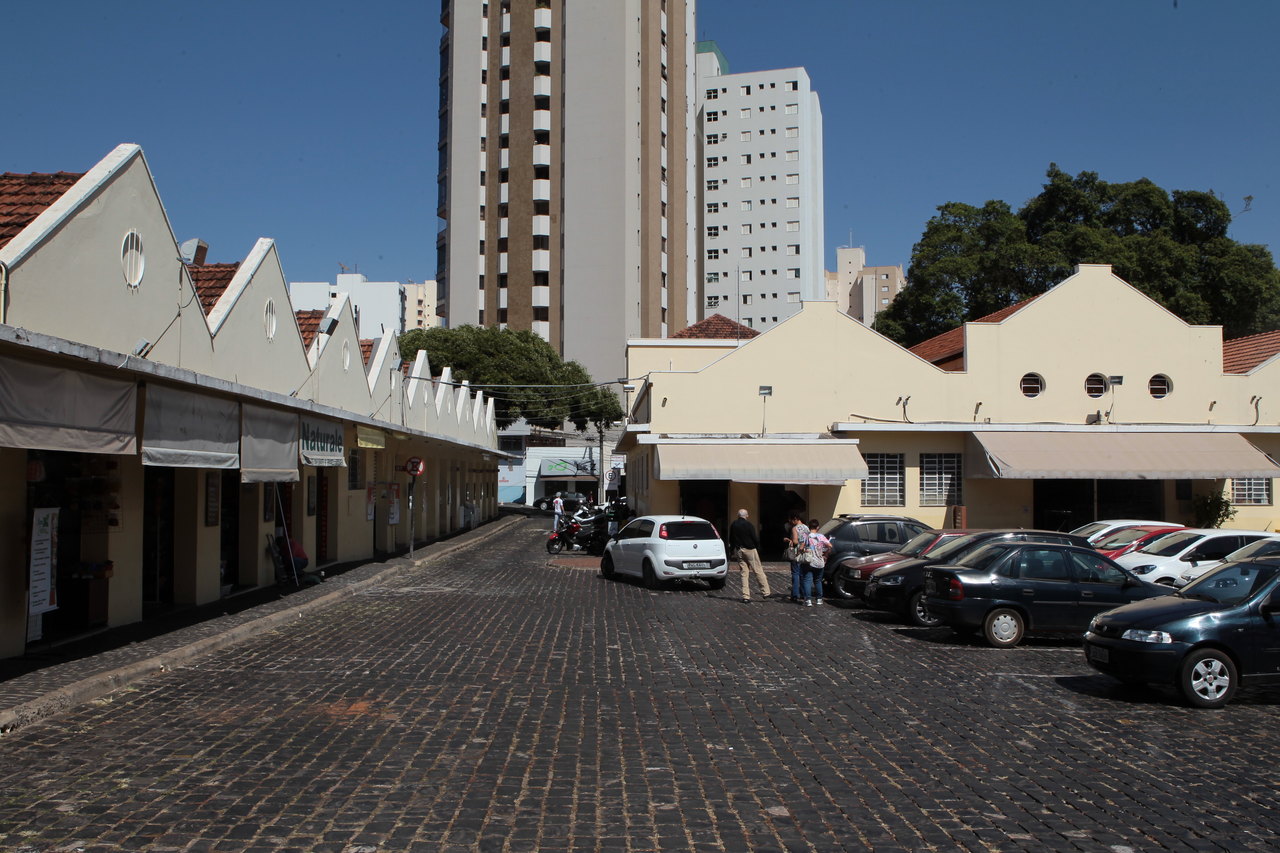 PATIO CENTRAL DO MERCADO MUNICIPAL