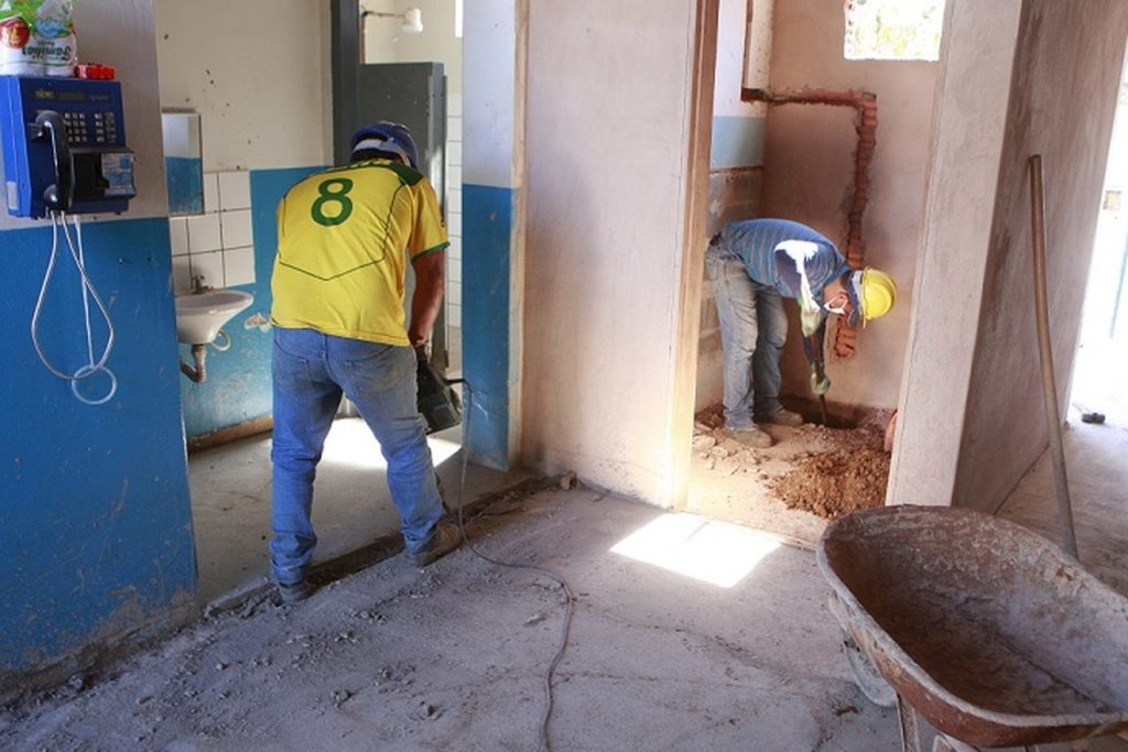 Prefeitura executa reparos e reformas em sete escolas municipais 2