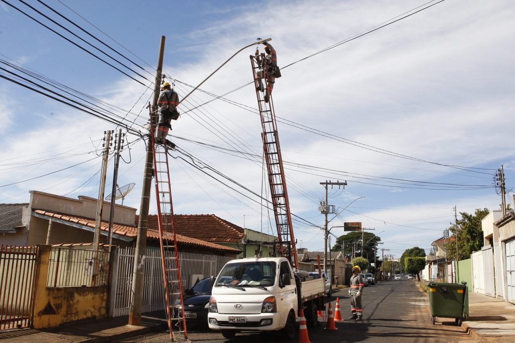 Rua Indianópolis é a quarta via a ter iluminação pública modernizada 1