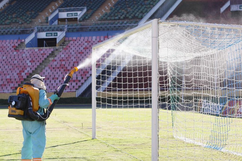 Estádio Parque do Sabiá é sanitizado para retorno do Campeonato Mineiro 2
