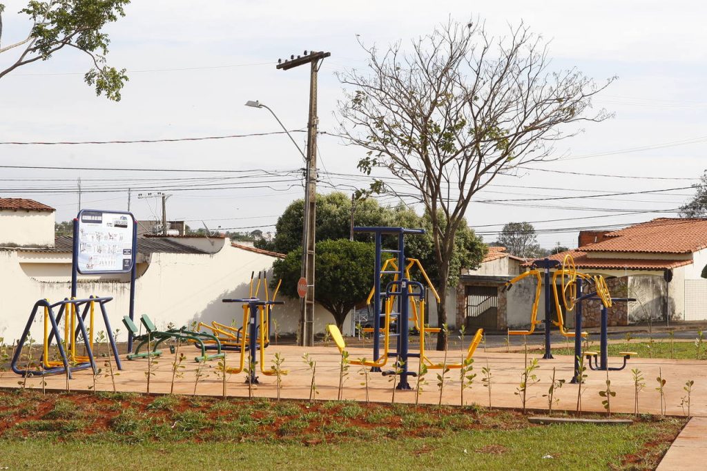 Prefeitura inaugura praças nos bairros Pampulha e Vigilato Pereira 2
