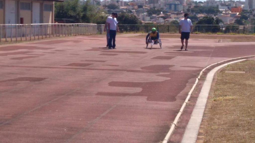 Entidade parceira da Futel testa cadeira de rodas de corrida 1