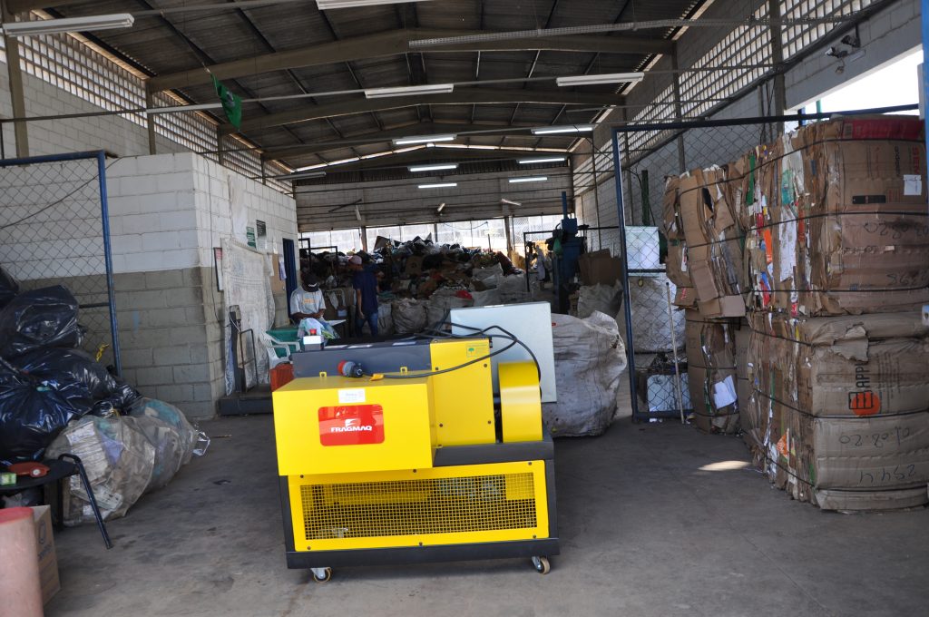 Associação de Recicladores Arca ganha equipamentos do Rotary 1