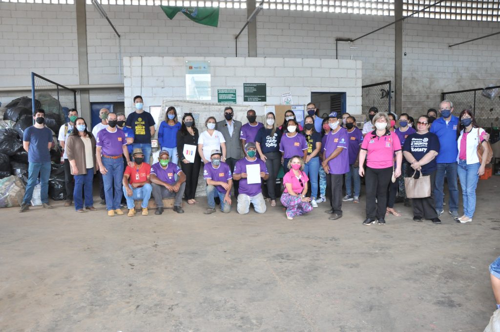 Associação de Recicladores Arca ganha equipamentos do Rotary 2