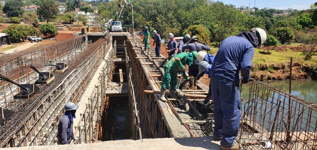 Construção da ponte na avenida dos Mognos ultrapassa 60% de conclusão 1