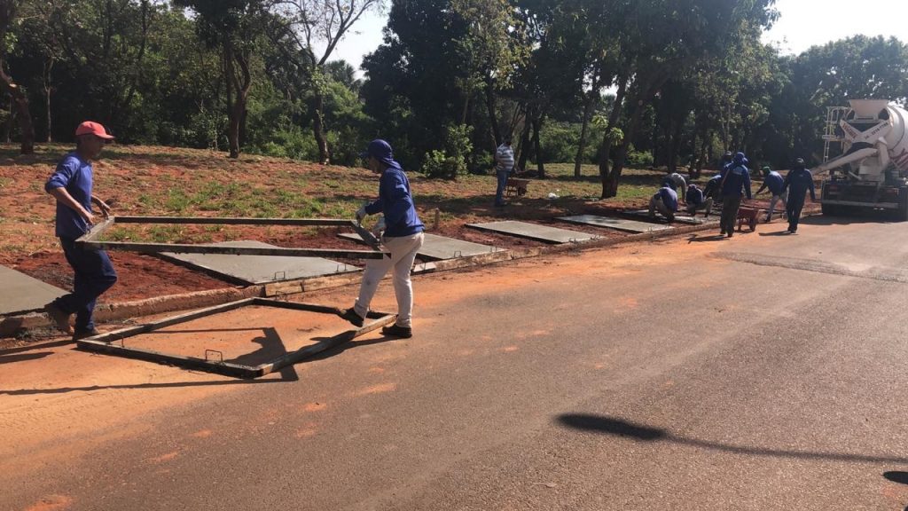 Margens do córrego Lagoinha no bairro Pampulha recebem calçamento 1