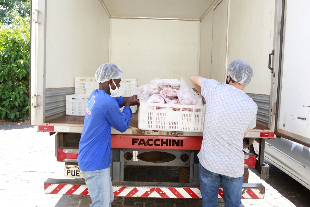 Prefeitura realiza entrega de carnes a mais de 14 mil alunos 1