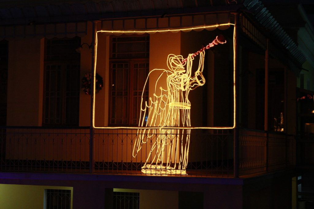 Espaços culturais e áreas verdes recebem iluminação especial de fim de ano 2
