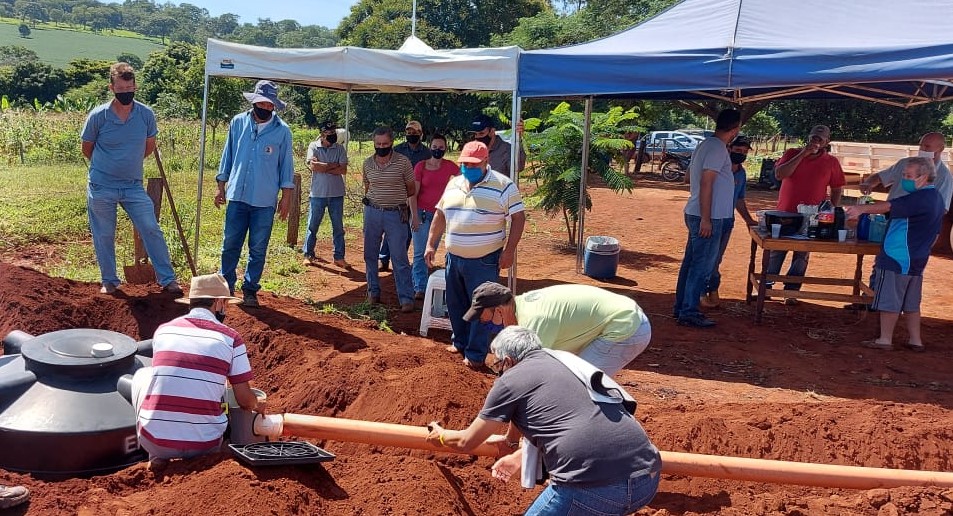 Produtores rurais recebem orientações sobre instalação de biodigestores 1