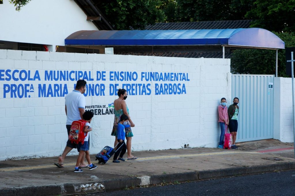 Alunos da rede municipal retornam às atividades presenciais 5