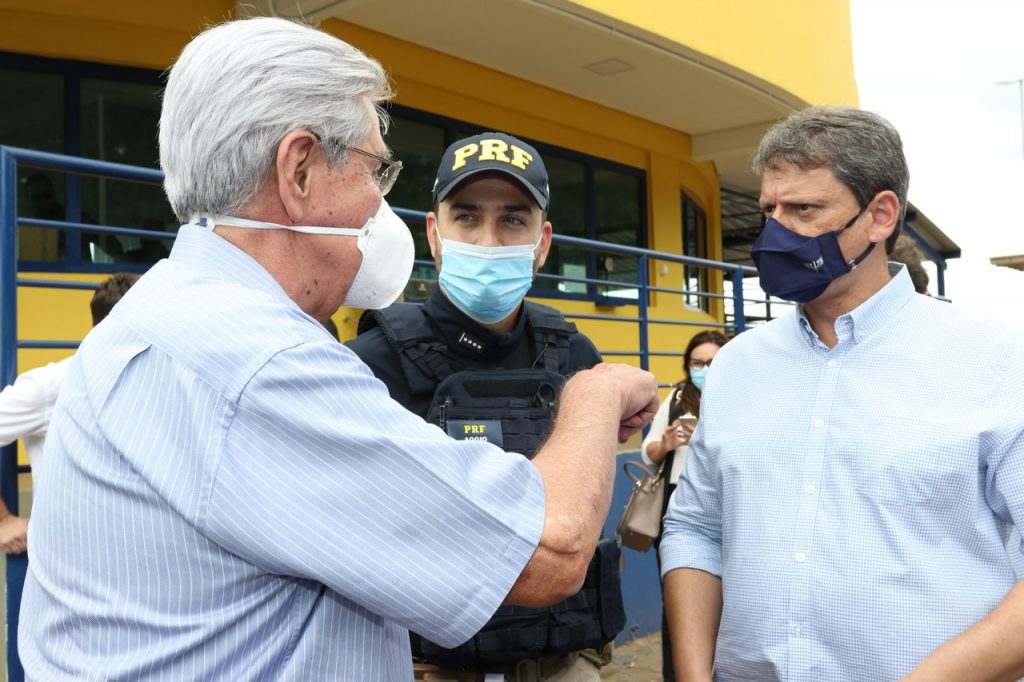 Líder do Executivo acompanha entrega das obras de Trevo na BR-365 1