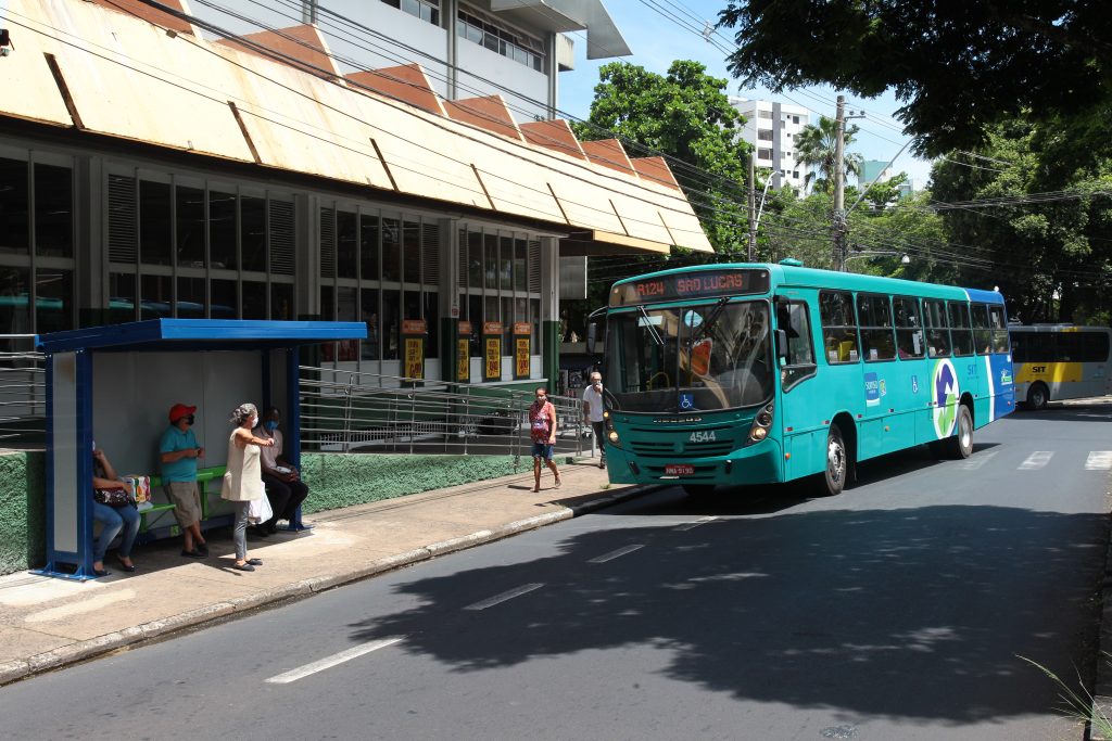 Prefeitura já instalou mais de 20 novos abrigos metálicos em 2021 1