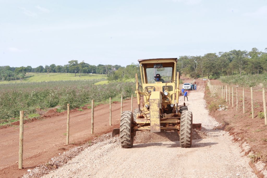 Prefeitura aplica resíduos de construção em estrada na região da comunidade rural Terra Branca 1
