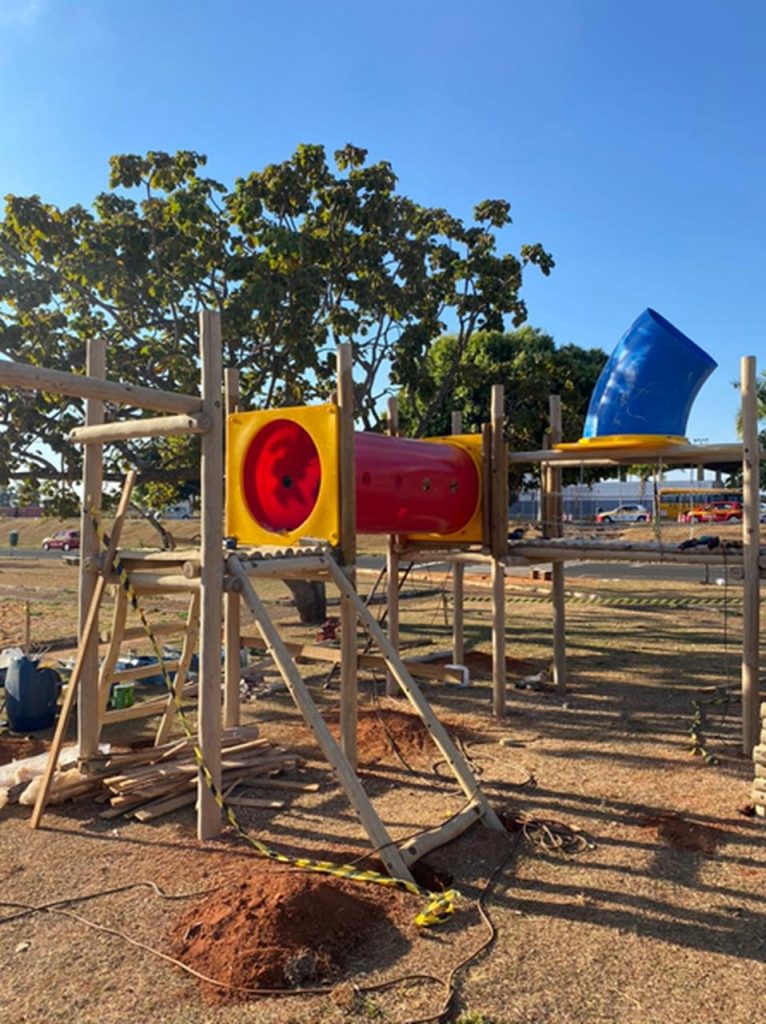 Prefeitura inicia instalação de playgrounds infantis em praças públicas 1