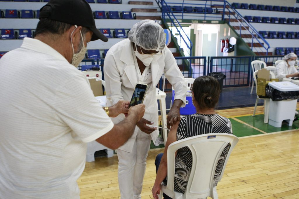 Segunda dose contra Covid-19 chega a mais de 4,6 mil pessoas nesta sexta (21) 2