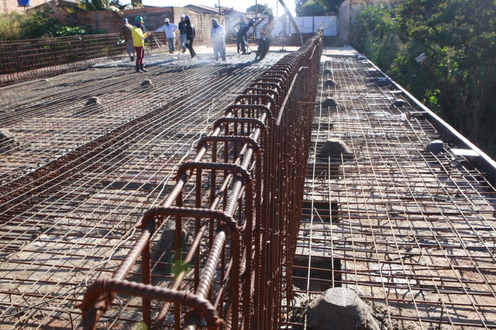 Prefeitura realiza concretagem do viaduto da rua Conrado de Brito 1