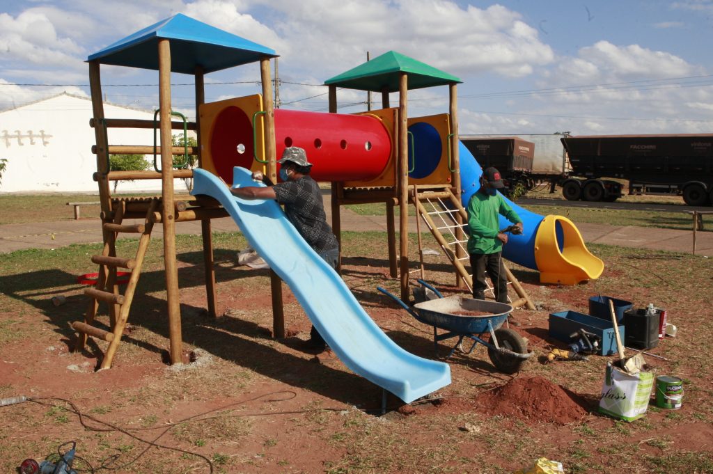 Quinto “Play Kids” é montado e entregue aos moradores do Pacaembu 1
