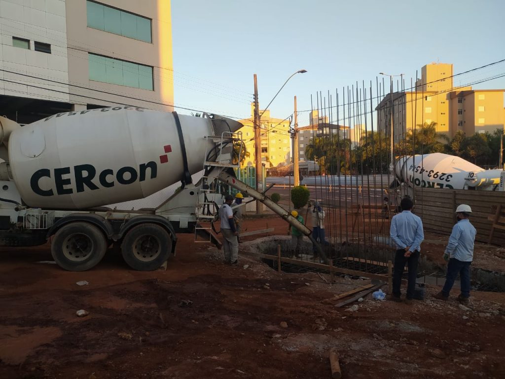 Prefeitura inicia concretagem do viaduto na Avenida dos Municípios 1