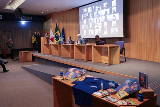 Prefeitura inicia entrega de kits de materiais e de uniformes escolares 1