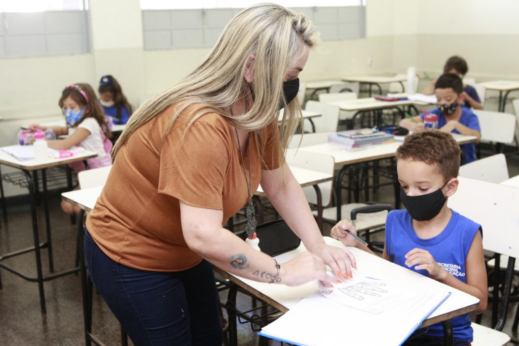 Prefeitura registra aumento na adesão ao ensino híbrido 1