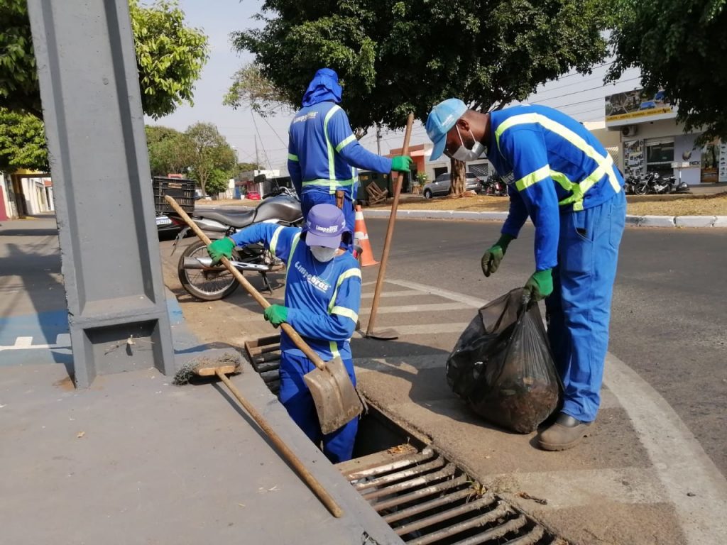 Prefeitura intensifica limpeza de bueiros com proximidade de período chuvoso 1