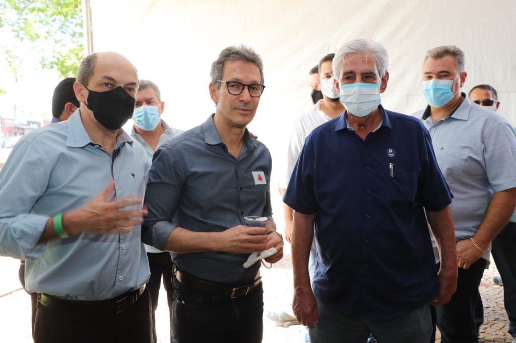 Prefeito apresenta para governador estrutura de vacinação contra a Covid 3