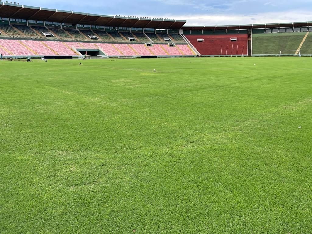 Gramado do Estádio Parque do Sabiá recebe sistema de irrigação ...
