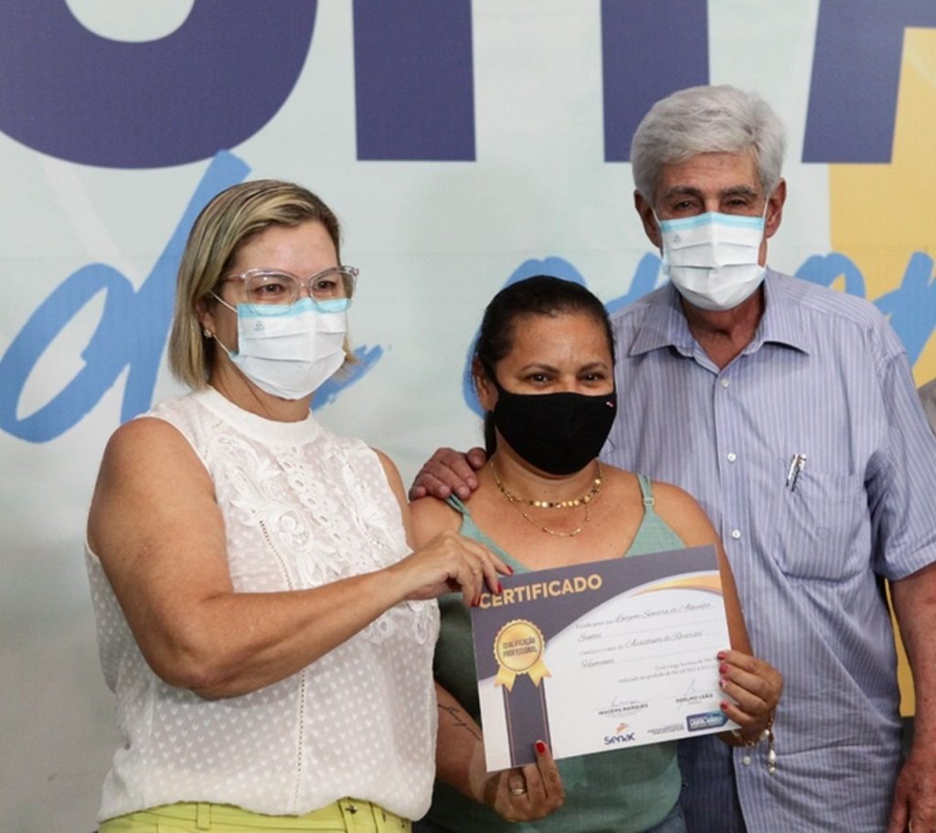 Prefeitura certifica mais de 3 mil participantes dos cursos oferecidos em 2021 1