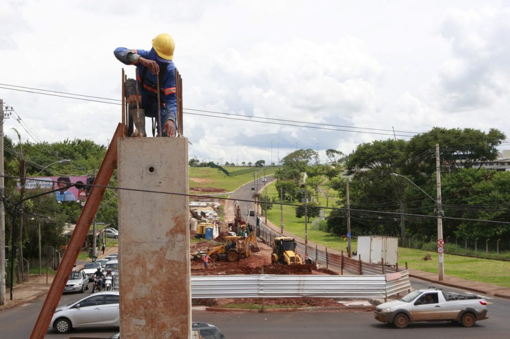 Prefeitura alcança 35% da conclusão do viaduto da Nicomedes sobre a Vinhedos 1