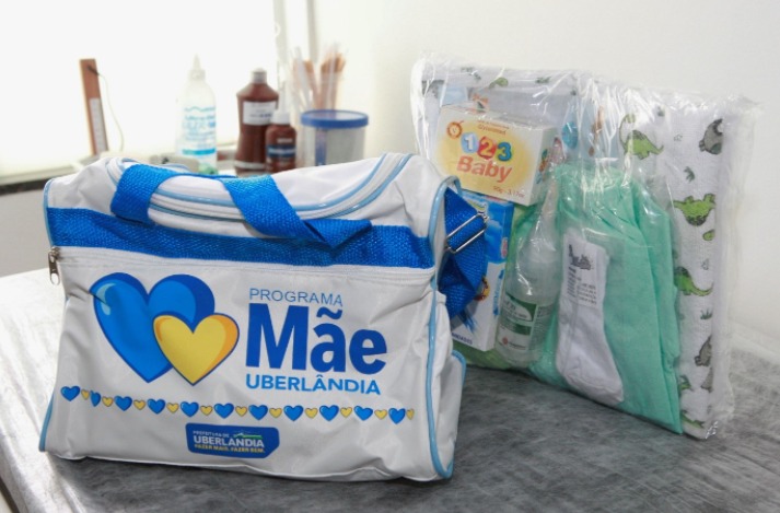 Prefeitura entrega mais de 500 kits do programa Mãe Uberlândia 1