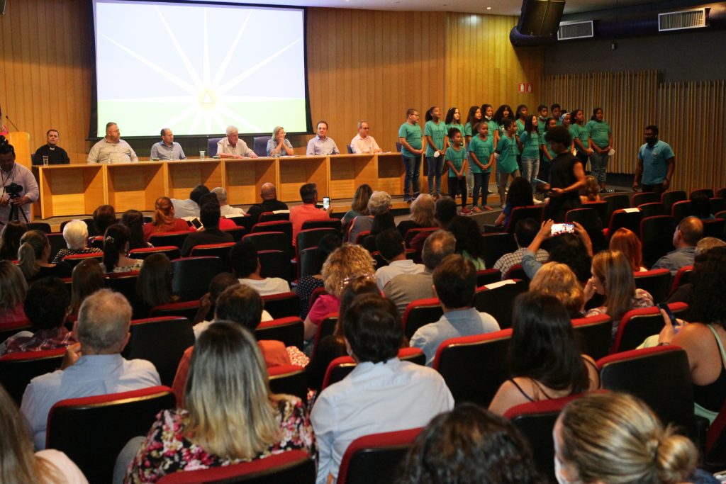Prefeitura sanciona projetos de lei em prol das associações que apoiam crianças e adolescentes 1