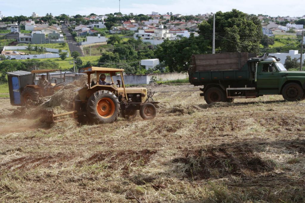 Prefeitura atenta para parceria da população na roçagem de áreas particulares 1