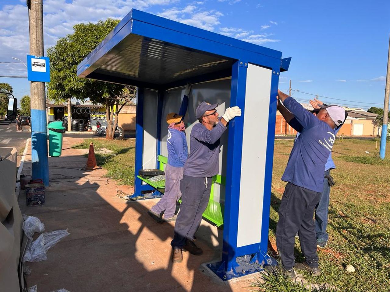 PMVG implanta novos abrigos de ônibus - Diário do Sudoeste da Bahia